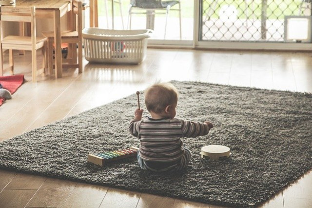 Comment s'occuper à la maison avec ses enfants ?